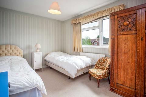 12 Tredegar Road, Emmer Green, Reading, RG4 8QF