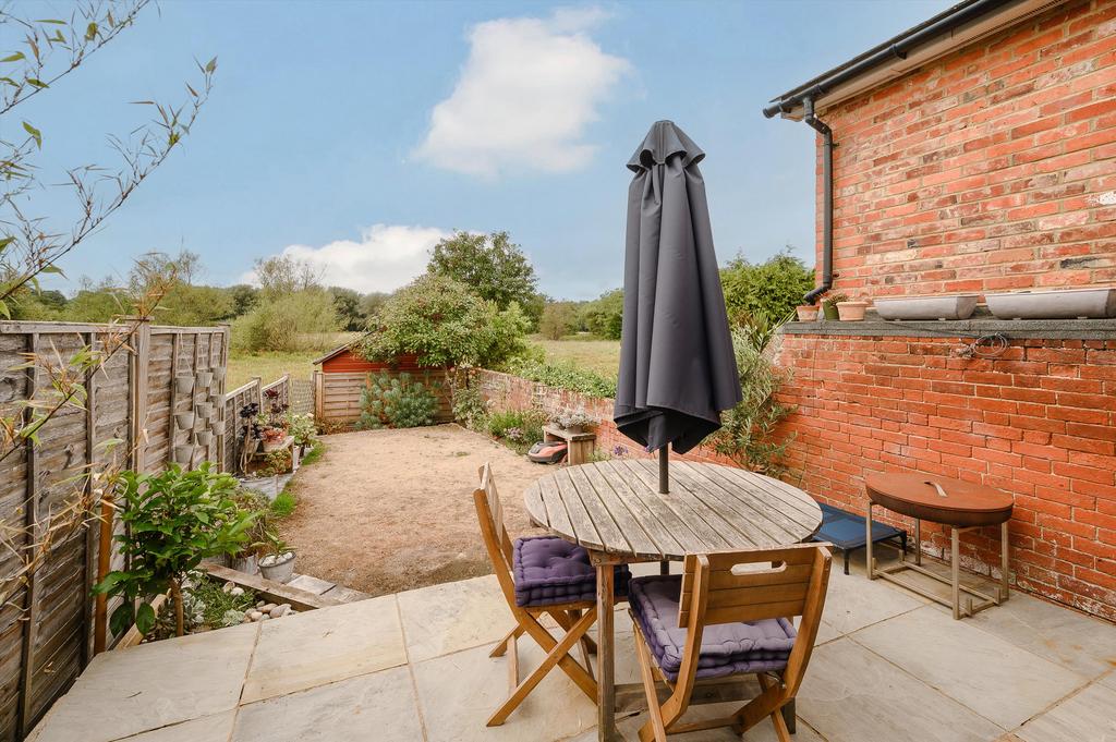 Tilt Road, Cobham, Surrey, KT11 3 bed semidetached house for sale £