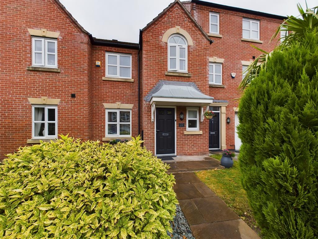 Albion Close, Atherton, M46 3 bed mews for sale £220,000