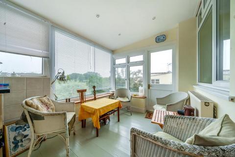 15 Crawley Road, Witney, OX28 1HX