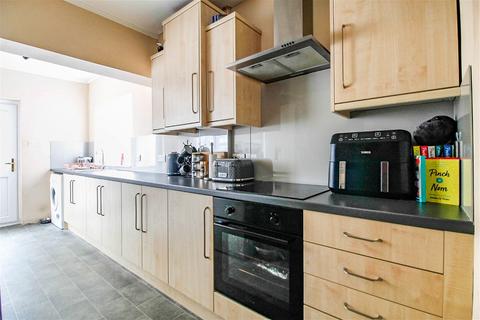 7 Orton Grove, Rhyl, LL18 1DG