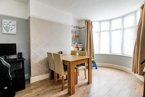 7 Orton Grove, Rhyl, LL18 1DG