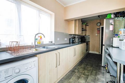 7 Orton Grove, Rhyl, LL18 1DG