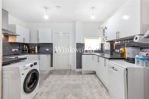 4 bedroom terraced house for sale, Station Crescent, London, N15