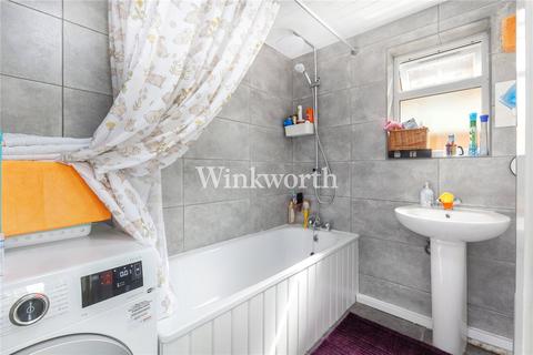 46 Station Crescent, London, N15 5BE