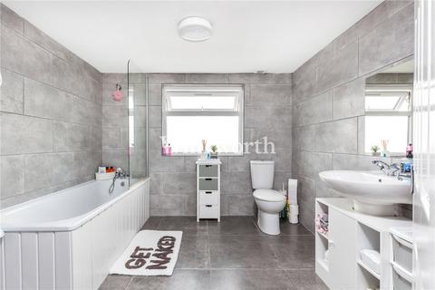 46 Station Crescent, London, N15 5BE