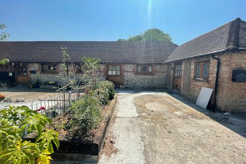 2 bedroom bungalow to rent - The Street, Offham, Lewes, East Sussex