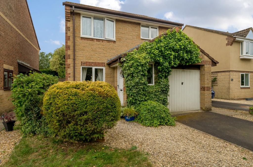 Masons Way, Frome, BA11 3 bed detached house for sale £350,000