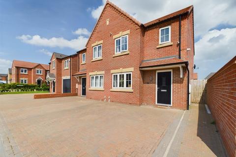 3 bedroom semi-detached house for sale, Berriman Drive, Driffield, YO25 5DX