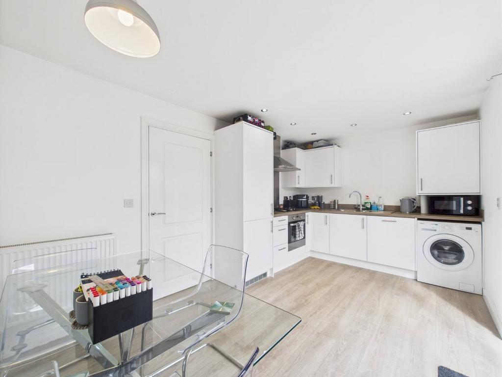 Kitchen/Dining Area