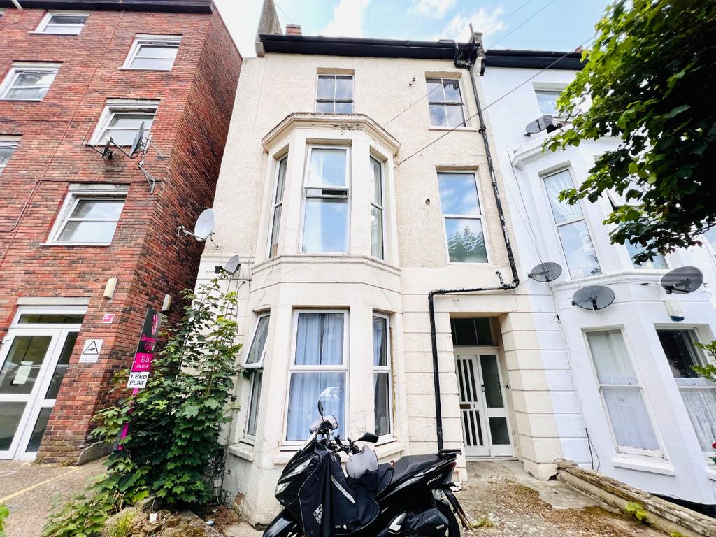 Vicarage Park Plumstead London Se18 7sx 1 Bed Flat £1200 Pcm £