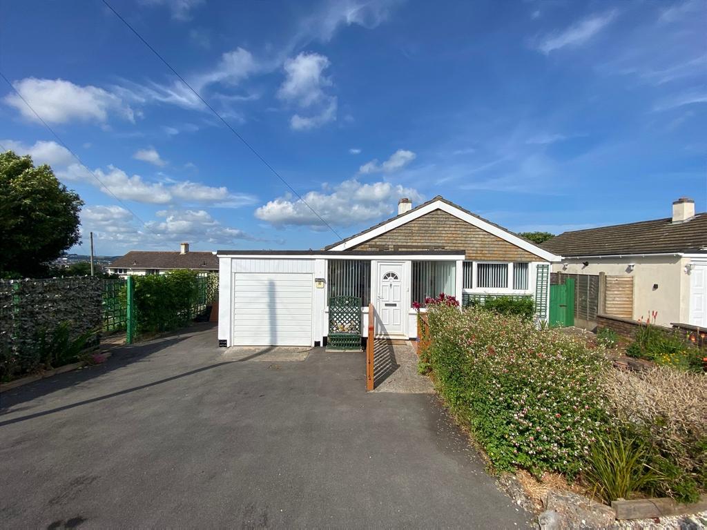 Davies Avenue Paignton 2 bed detached bungalow £300,000