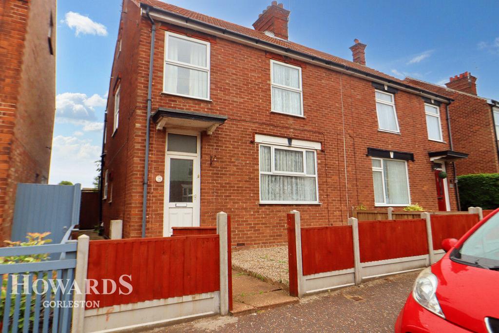 Roslyn Road, Gorleston 3 bed semidetached house for sale £200,000