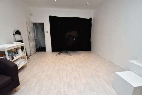 1 Alexandra Terrace, Sunniside, Newcastle Upon Tyne, NE16 5LH
