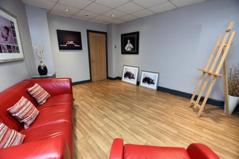 1 Alexandra Terrace, Sunniside, Newcastle Upon Tyne, NE16 5LH