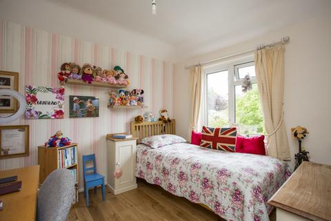 Lyn Gladstone Road, Crowborough, TN6 1PN