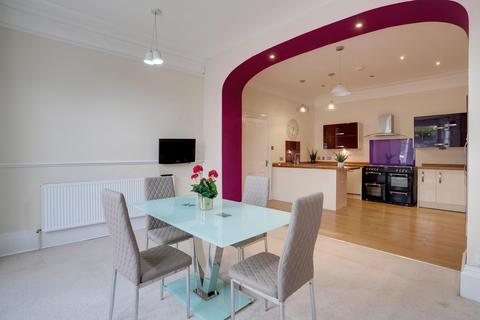 14 Devon Square, Newton Abbot, TQ12 2HR
