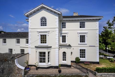 14 Devon Square, Newton Abbot, TQ12 2HR