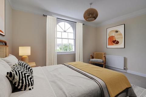 14 Devon Square, Newton Abbot, TQ12 2HR