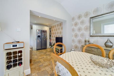 24 Hardy Close, Barton Under Needwood, Burton-on-trent, DE13 8HG