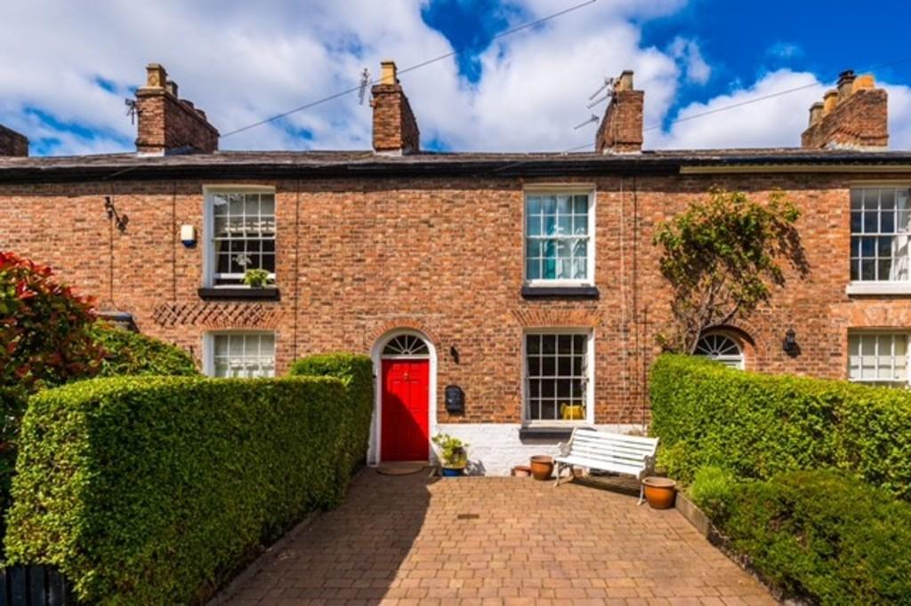 Sandiway Road, Altrincham 2 bed terraced house for sale £365,000