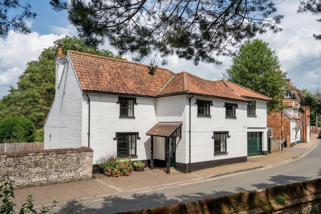 Wymondham 5 bed detached house for sale £850,000