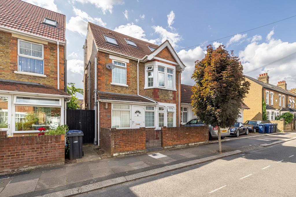 Ellison Gardens, Southall 5 bed semidetached house for sale £650,000