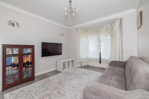 18 Ellison Gardens, Southall, UB2 4EW