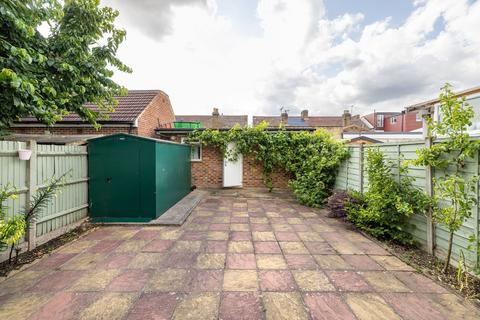 18 Ellison Gardens, Southall, UB2 4EW
