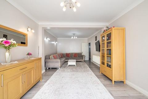 18 Ellison Gardens, Southall, UB2 4EW