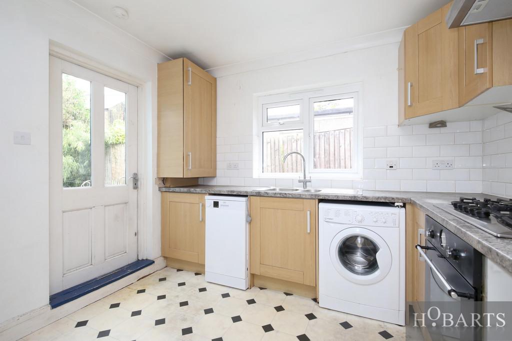 Whittington Road, London, N22 2 bed ground floor flat for sale £450,000