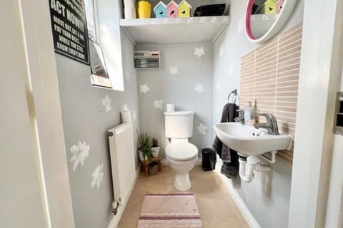 19 Amberley Close, Scartho Top, Grimsby, DN33 3TJ