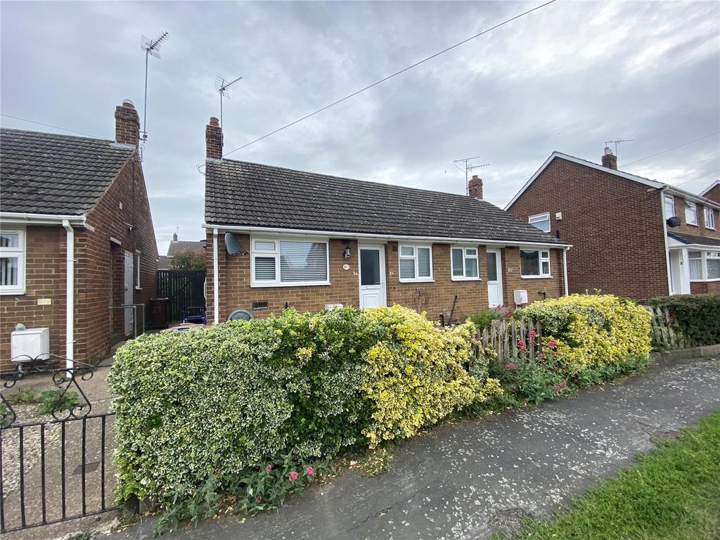 Abbots Close, Sutton House Road... 1 bed bungalow £525 pcm (£121 pw)