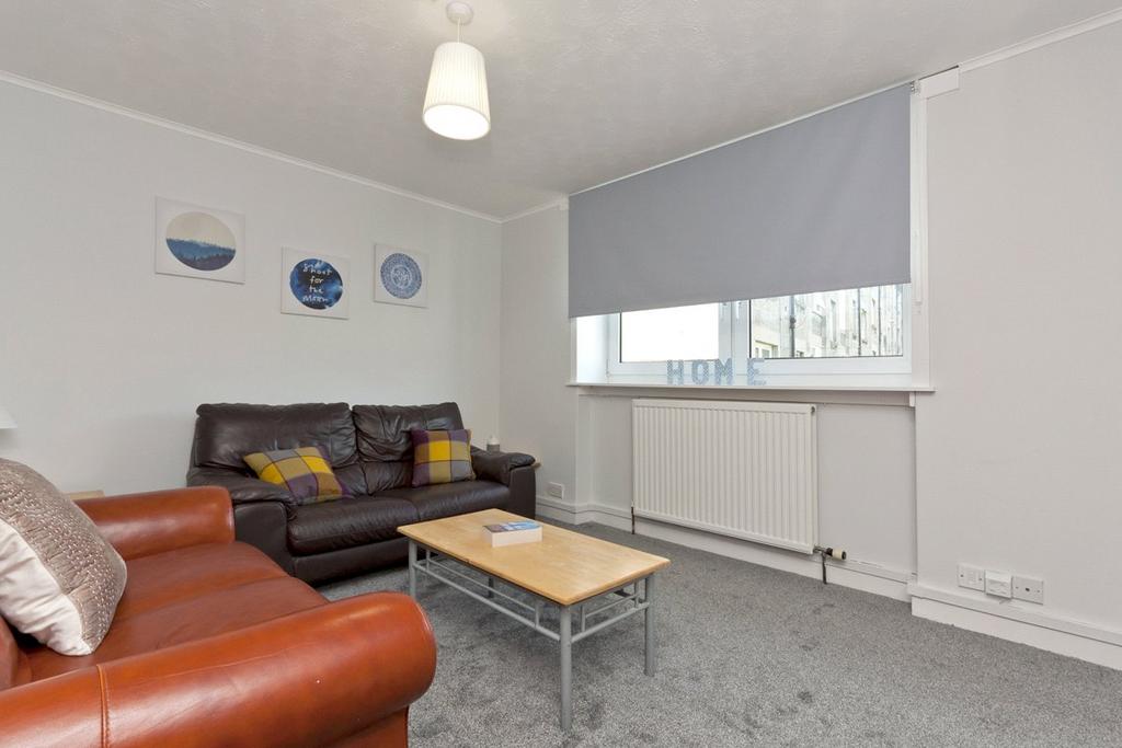 Willowbank Road, Ferryhill, Aberdeen... 3 bed flat £1,200 pcm (£277 pw)