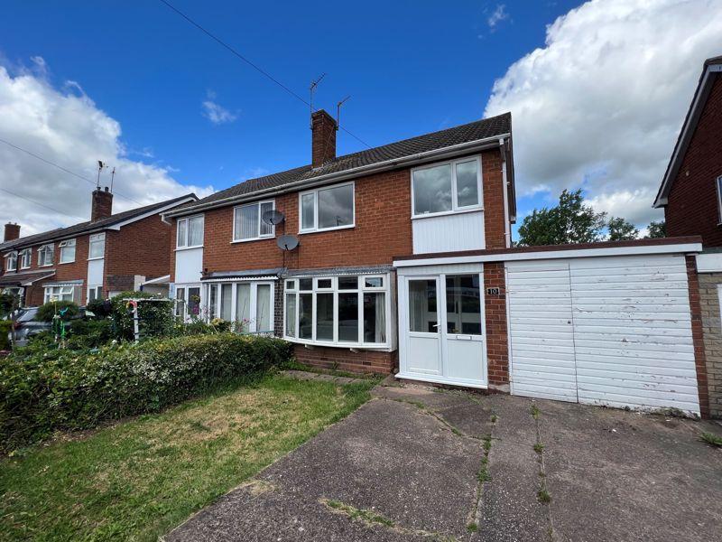 Lime Tree Gardens, Bilbrook... 3 bed semi-detached house - £215,000