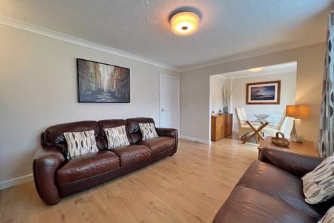 16 Bluebell Crescent, Wednesfield, Wolverhampton, WV11 3XB