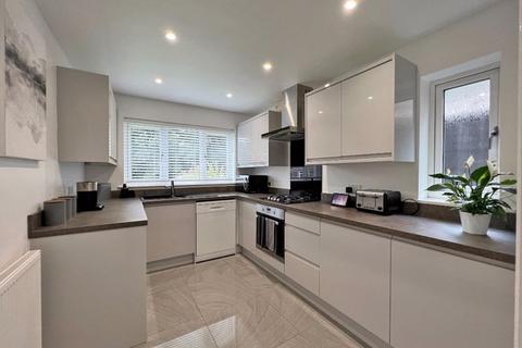 16 Bluebell Crescent, Wednesfield, Wolverhampton, WV11 3XB