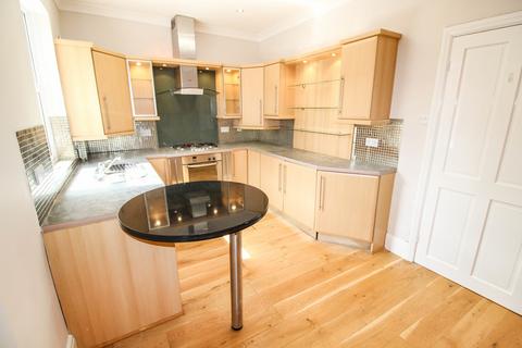 2 bedroom terraced house to rent, Castle Street, Morpeth
