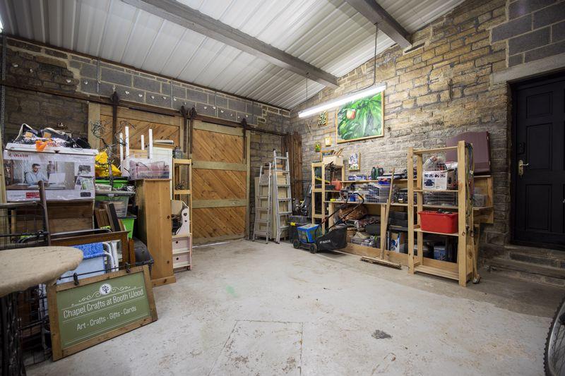 Garage/Workshop