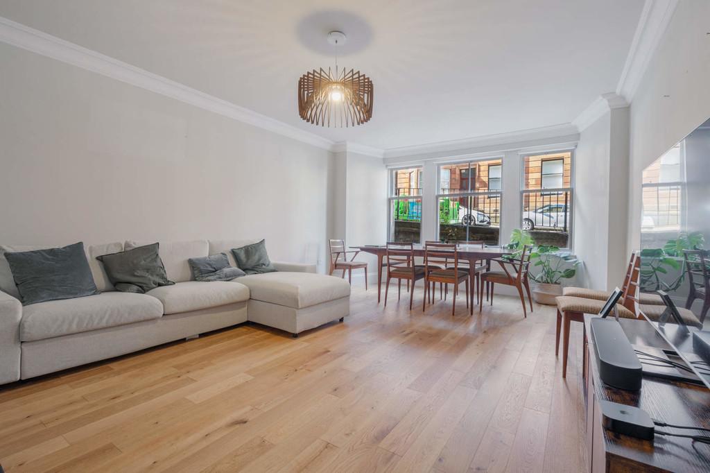 Apartment in Glasgow, North Kelvinside, Hillhead - View 2