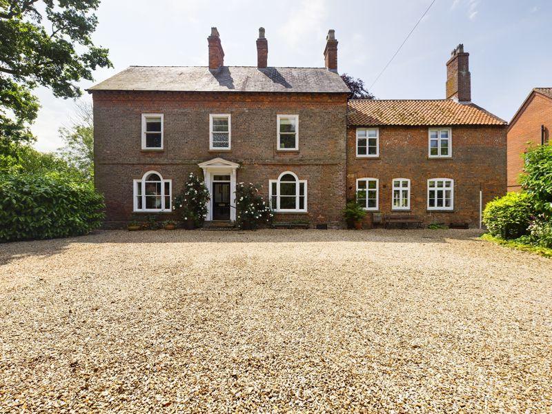 The Old Vicarage, 1 Church Street, Spilsby 7 bed detached house for