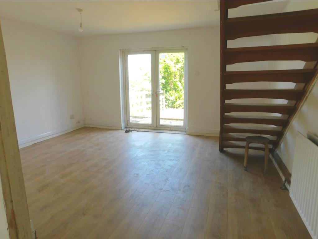9 raby avenue (1)