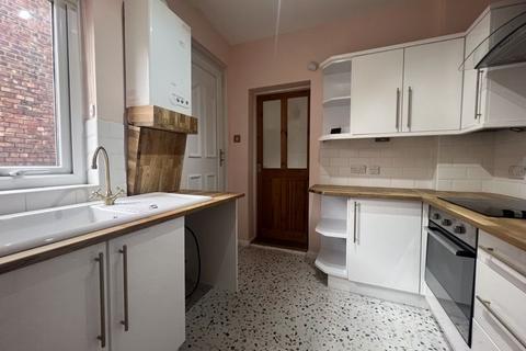 2 bedroom flat to rent, Warton Terrace, Newcastle Upon Tyne NE6
