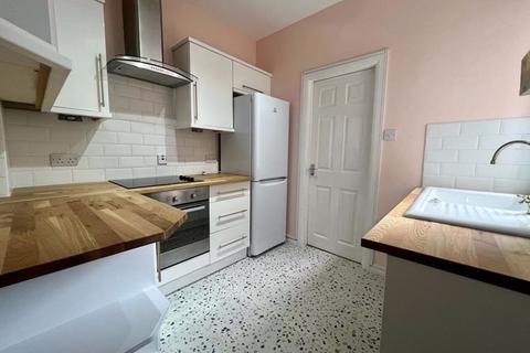 2 bedroom flat to rent, Warton Terrace, Newcastle Upon Tyne NE6