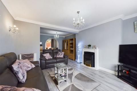 89 Cherwell Grove, South Ockendon, RM15 6AS