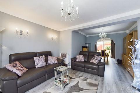 89 Cherwell Grove, South Ockendon, RM15 6AS
