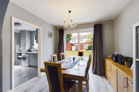 89 Cherwell Grove, South Ockendon, RM15 6AS