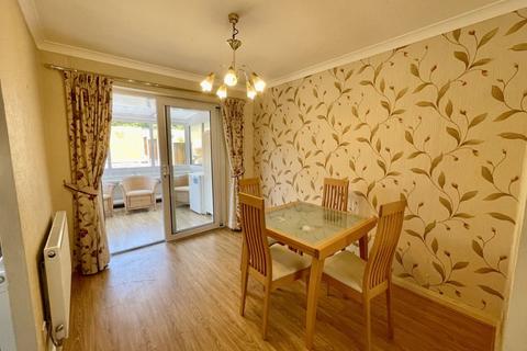 3 bedroom semi-detached house to rent, Common Lane, Leigh *AVAILABLE NOW*