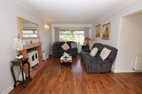3 bedroom detached bungalow for sale - Moorfield Crescent, Lowton, WA3 1AJ