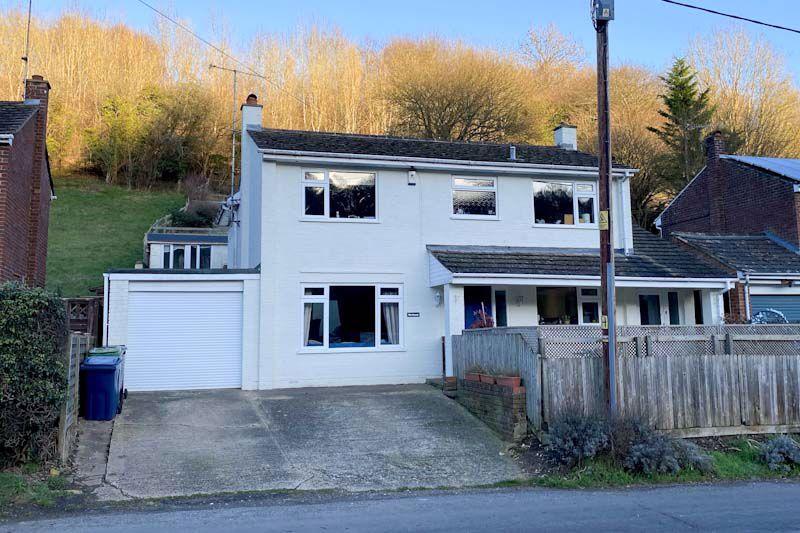 Bryants Bottom Road, Great Missenden HP16 5 bed detached house for sale £795,000